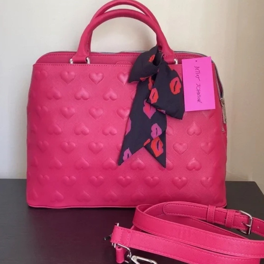 Betsey Johnson Heart Purse hot pink 👛